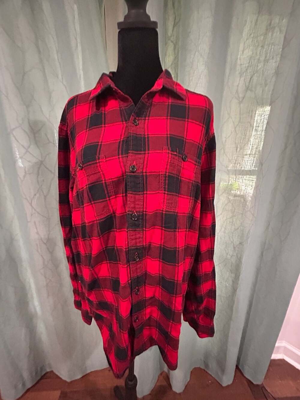Men’s Gap Red Black Buffalo Plaid Long Sleeve Flannel Button-Up Shirt